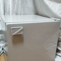 ミニ冷蔵庫差し上げます