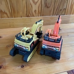 ショベルカー2台の画像