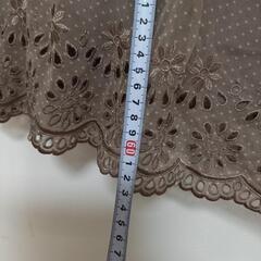 ブラウスとスカートの画像