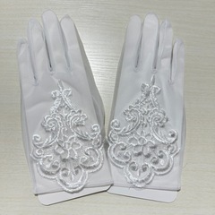 ティアラ　グローブ　結婚式の画像