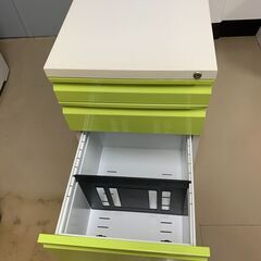 鍵付きキャビネットの画像