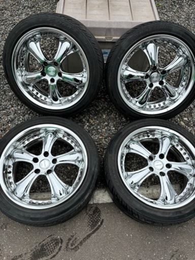 車のパーツ タイヤ、ホイール