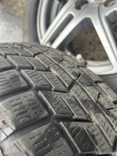 車のパーツ タイヤ、ホイール　アクアに使用　スタッドレス
