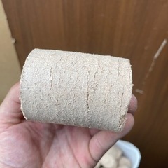 在庫できました！もらって下さい！キャンプの焚き火にオススメ！木粉圧縮材