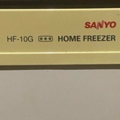 ４段 冷凍庫⛄️古いですが冷えはバッチリです✨便利な引き出しありの画像