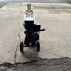 薪割り機8トン
の画像