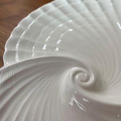 夏のお皿★ディズニーシーの真っ白な貝殻型の器　貝のお皿　陶器　  夏のお皿の画像