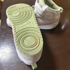 靴/バッグ 靴 スニーカーの画像