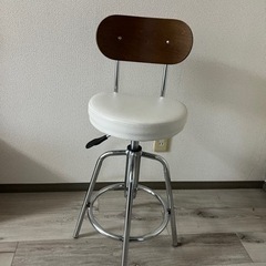 カウンターチェア2脚（先約ありキャンセル待ち） 