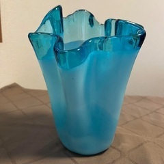 美品★水色のフリルガラスの花瓶 波形 高さ20cm  ◎涼しげな...