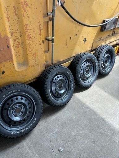 車のパーツ タイヤ、ホイール