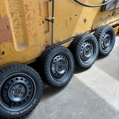 車のパーツ タイヤ、ホイール