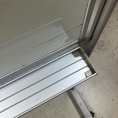 N2407-220 ホワイトボード キズ・汚れあり 中古の画像