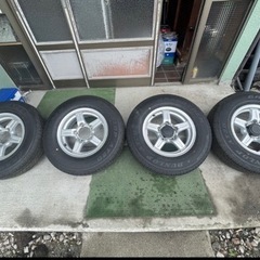 車のパーツ タイヤ、ホイール
