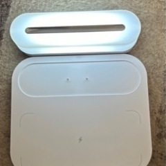 🉐LEDモバイルライト置くだけ充電器