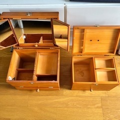 【お値下げ中】木製 三面鏡 ドレッサー コスメボックス メイクボックス 化粧箱 薬箱 救急箱　家具 収納家具 キャビネットの画像