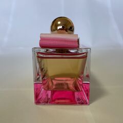【取引中】【再値下】残量多｜香水フェラガモシニョリーナ イン フィオーレ オーデトワレ 100mLの画像