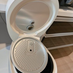 炊飯器　アイリスオーヤマ　格安5.5合の画像