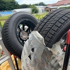 車のパーツ タイヤ、ホイール