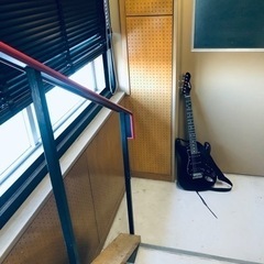 一緒に楽器、バンド始めませんか？？初心者さん大歓迎！