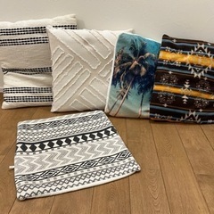 10月末で処分します⭐️クッション⭐️クッションカバーの画像