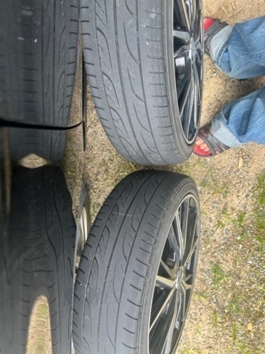 車のパーツ タイヤ、ホイール