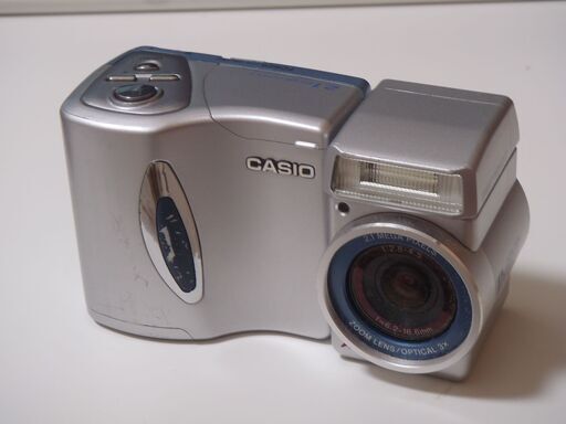 デジタルカメラ CASIO QV-2400UX
