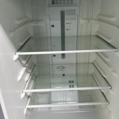 高性能パナソニックスタイリッシュシルバー大きめインテリア冷蔵庫！の画像