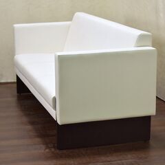 ≪yt1488ジ≫ アウトレット家具 3人掛けソファ 白/ホワイト 現状品 ロビーチェア/3Pソファ/シンプル/モダン/シック 60429-06の画像