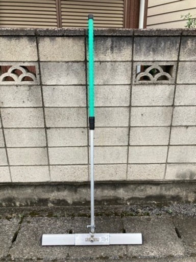 土間コンクリート　DIY  　タンパー　　スクリード