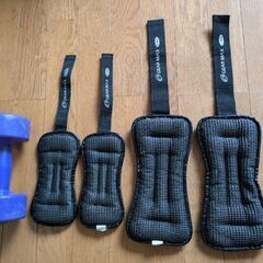 トレーニング用重り1.5kg2個,0.5kg2個,ダンベル2.2kg