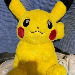 ピカチュウ巨大ぬいぐるみ