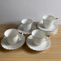 カップ＆ソーサー　4客セット+ソーサー4枚
