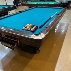 ビリヤードしましょう！