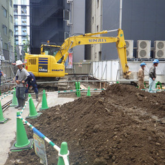 【正社員】重機オペレーター／学歴・年齢不問！会社敷地内作業もあり、無理なく働けます！の画像