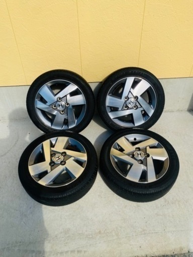 車のパーツ タイヤ、ホイール