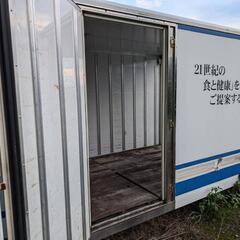 【格安目玉商品！！早い者勝ちです！】トラック 冷凍コンテナ 美品 バイク タイヤ パーツ 置き場 ガレージ
の画像