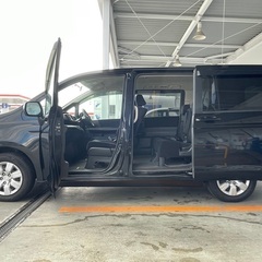 8人乗り☆月々1.2万円〜分割払い可❗️車検2年付き！大人気☆HONDA ステップワゴン☆HDDナビ付き☆DVD見れます☆バックカメラ付き☆ETC付き☆両側電動スライドドア☆ドライブレコーダー付きのフル装備☆車内広々三列シート‼️の画像