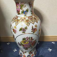 薩摩　金彩花柄花瓶の画像