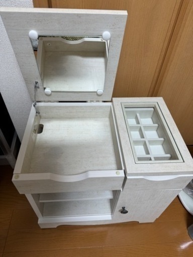 美品！家具 ドレッサー　ホワイト　化粧　メイク　机