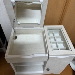 美品！家具 ドレッサー　ホワイト　化粧　メイク　机