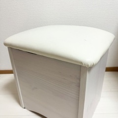 収納ありスツール