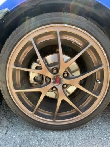 車のパーツ タイヤ、ホイール