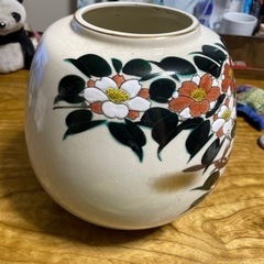 大きな花瓶の画像
