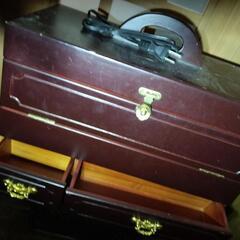 お針箱の様なミニドレッサー三面鏡の画像