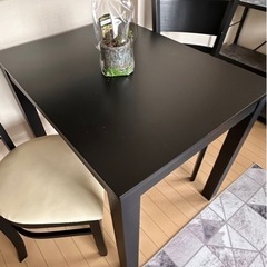 2人用　黒　食卓ダイニングテーブルセットの画像