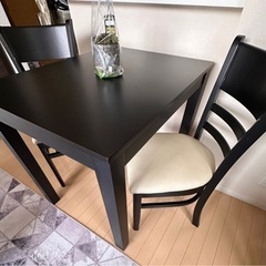 2人用　黒　食卓ダイニングテーブルセットの画像