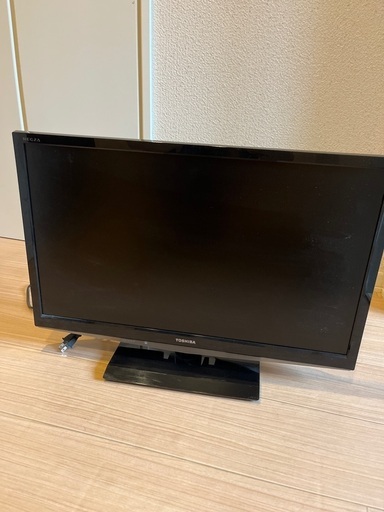 TOSHIBA 東芝　液晶カラーテレビ　24インチ
