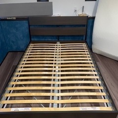 ダブルベッド　フレーム　　IKEA