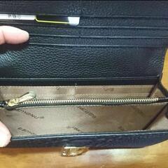 本革 二つ折り財布　新品の画像